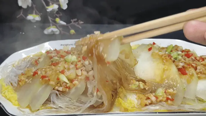 天热没胃口？这道全素蒸菜蒜香开胃超下饭，我家常隔三岔五做！