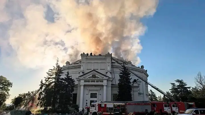 俄乌前线战事烈度不减,能源设施成为重点目标,克里米亚宣布进入“紧急状态”