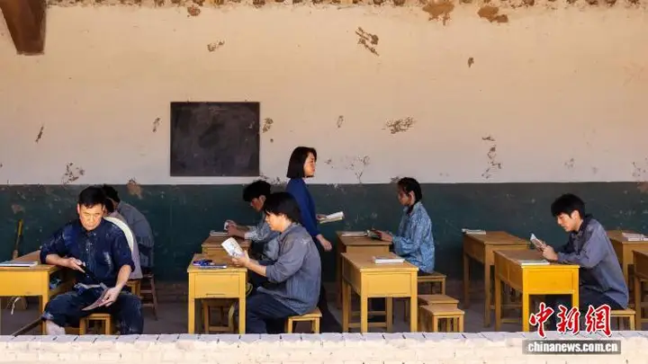 中国首座脱贫攻坚主题沉浸式戏剧村落开园