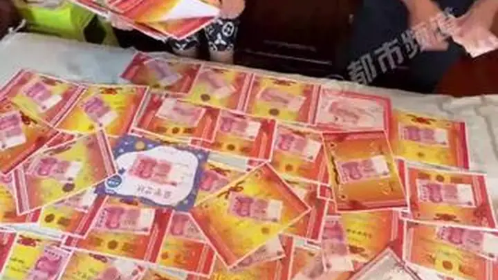 小学毕业即“财务自由”!女孩小学6年获200多张奖状,爷爷一张奖状100元,当场兑换2万元