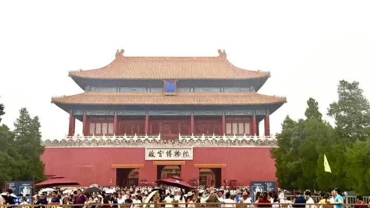 半两财经｜暑期出游升温，多个热门目的地仍有300元低价机票可捡漏