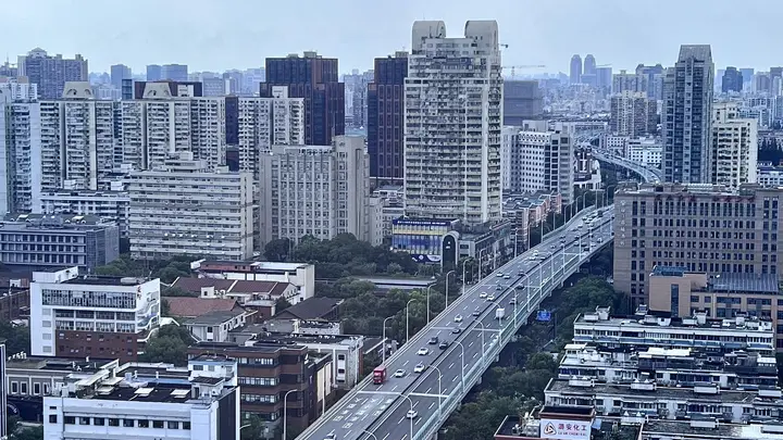 上半年二手房成交占比首超新房 专家:购房决策更趋理性