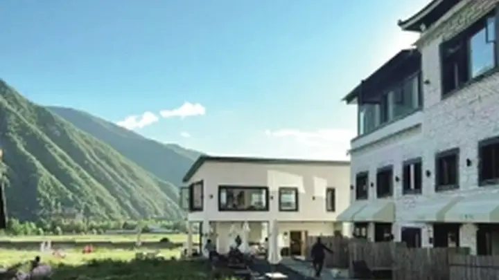 成渝避暑“候鸟族”带火川西慢旅居
