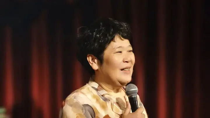 房主任舞台上的性别情绪语法，为何在现实的土地权益语境中屡屡失效？