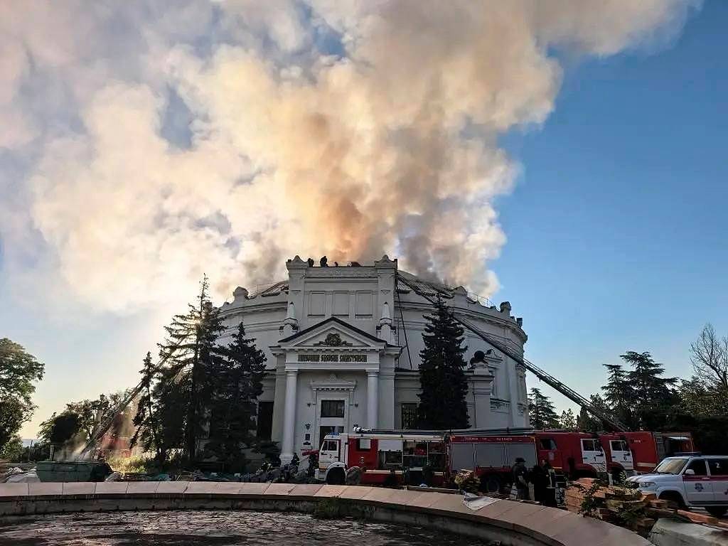 俄乌前线战事烈度不减，能源设施成为重点目标，克里米亚宣布进入“紧急状态”