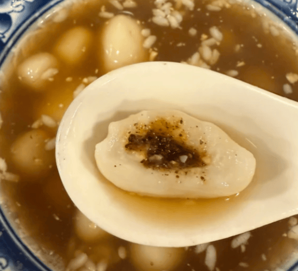 姜香糅合苏麻气息，软糯米粑演绎地道乡野风味