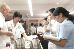 2026“双世遗杯”第二届全国福鼎老白茶茶王赛开赛,322份福鼎老白茶同台“比武”