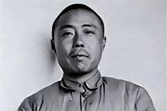 人人只骂他晚年犯错,却没人看见,他独守绝境3年救了红军
