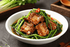 乐山跷脚牛肉:牛杂+药膳汤底,鲜香滋补,一口暖身!