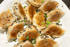 十分钟快手早餐:外酥里嫩的水煎饺,一口咬下满嘴香