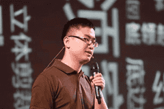清华学霸退学卖“战袍”，硬控中产男性，年入18亿