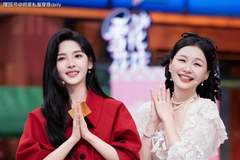 金靖生娃后复古造型美出圈 同框章若楠演绎少女名媛两种风格