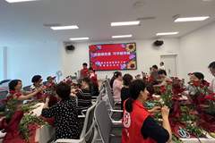 大溪沟罗家院社区举行插花活动