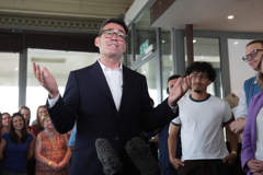 伯纳姆出任英国首相，民生新政备受关注