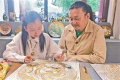 陇派珐琅新风尚:00后巧手传承古老技艺