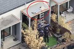 英国嫌犯与警方对峙48小时，没熬住睡着了，随后落网