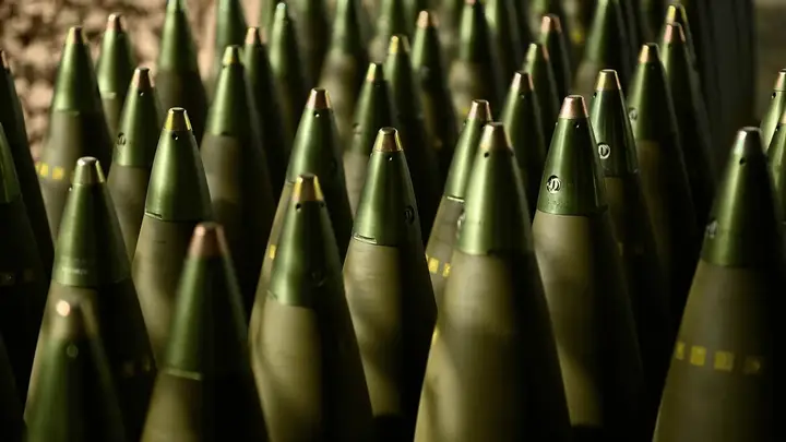 太黑了！美国防部投资5亿美元建炮弹工厂，两年了一发也造不出来