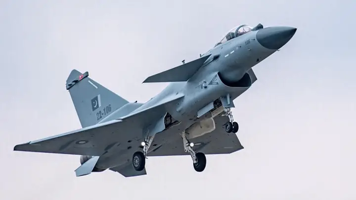 歼-10CE打赢空战,却出口遇冷?外媒:法国阵风疯狂斩获出口订单