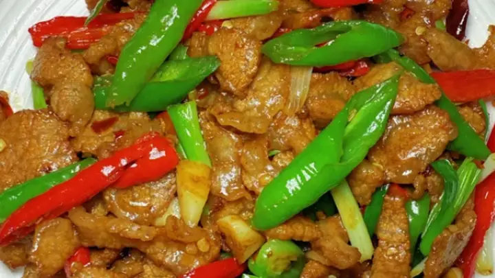 云南家常小炒肉，大火快炒藏着市井烟火滋味