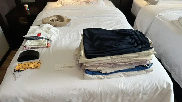 “早餐有88种、阿姨主动帮洗袜子”，200元一晚的「县城酒店」远超希尔顿？