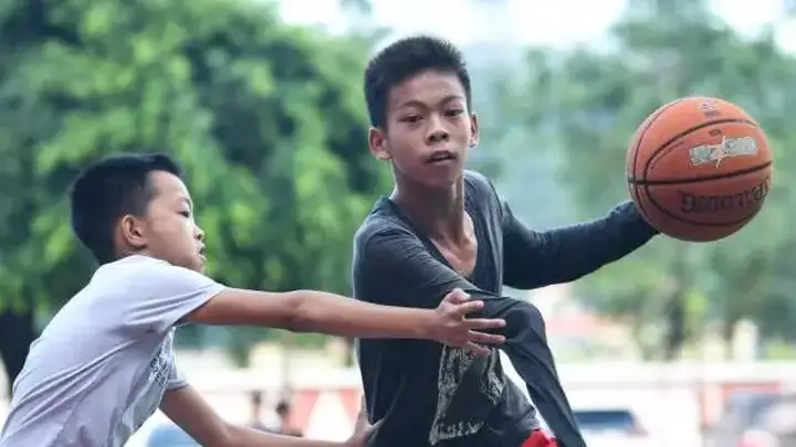独臂少年张家城被广东高校录取，以坚韧书写励志篇章