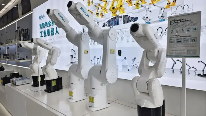 埃斯顿全产业链自研成2025年增长核心 高毛利驱动下工业机器人业务亮点突出