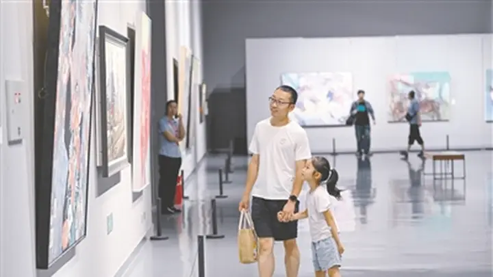 内蒙古美术馆这场全区大学生书画展开幕 千余幅佳作展现各族青年团结奋进动人画卷