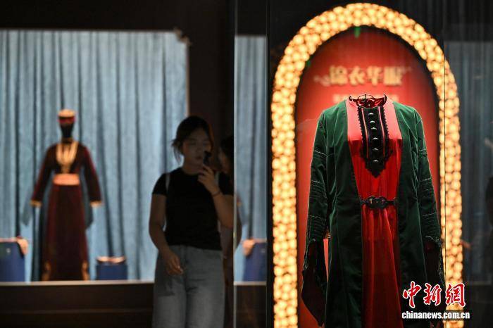 亚美尼亚百余件文物首次大规模亮相山西