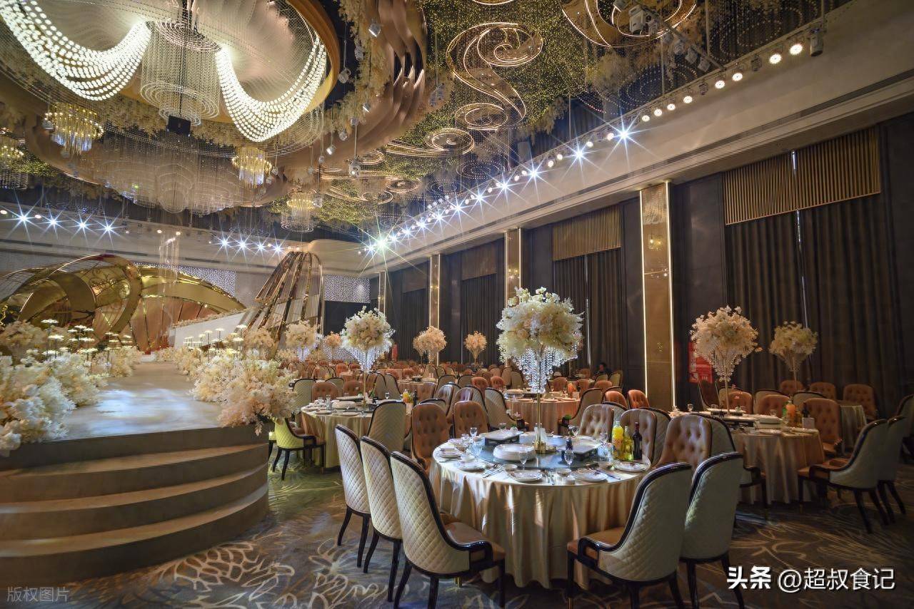 去了十多次克拉玛依喝喜酒，发现酒席都有这8个特点，第8点很赞！