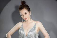 45岁柳岩罕见晒出最新写真,不愧是“性感女神”依然太吸引人