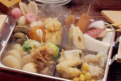 国人偏爱厚重口味，更换汤底食材，关东煮处境依旧很尴尬