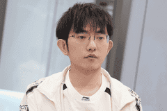 Xun彻底跟bin切割，发动态夸奖圣枪哥，内容被指疑似嘲讽bin哥