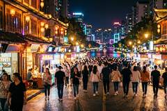 暑期过半夜游却刚开场 城市夜游街区如何撬动夜经济