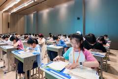 “英雄杯”第三届中国钢笔书法青少年大赛在沪举行，300余名少年同台竞技