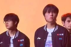 BLG现场照曝光,Bin、Xun互相扭头不看彼此,网友担忧:内讧了?