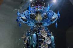魔都看展丨超越珠宝艺术，他用钛金属锻造了一个宇宙