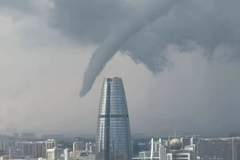 宁波上空出现“龙卷风” 气象台回应：系积雨云中强旋转漏斗状云柱