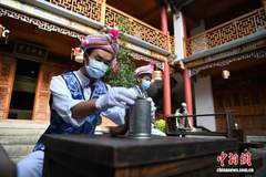 古特雷斯云南行亲制沱茶 一枚茶见证中联合国合作情谊