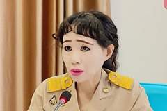 泰国女公务员会议精致浓妆照引热议 本人发声澄清化妆无错