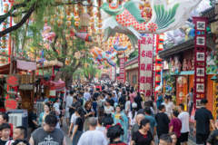 暑期出游热度拉满 各地景区活力绽放绘就鲜活夏日图景