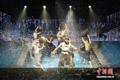 （活力中国调研行）中国首部多维度楼体沉浸式演艺《再回闽南》半年吸引观众逾六万人次