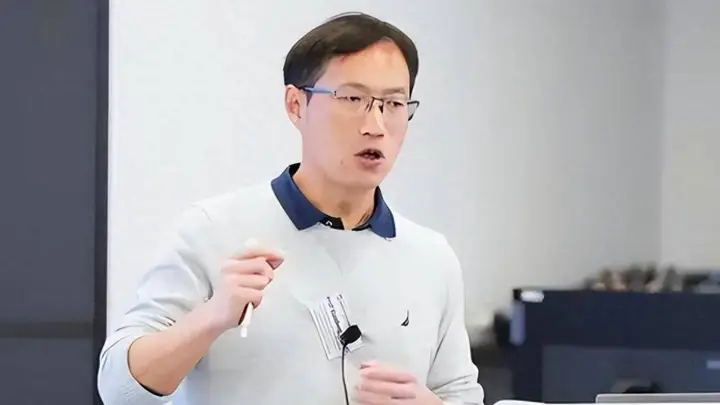 美国驱赶中国科学家重用印度，致1.3万名人才回流，沦为全球笑柄