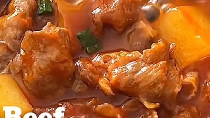 土豆肥牛煲酸甜浓郁,能炫三碗米饭