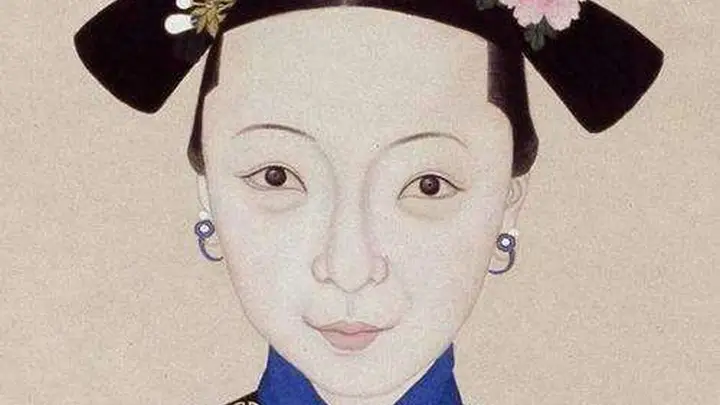 18岁宫女被咸丰看中,与太监说笑降为奴隶,却历经四朝封贵妃
