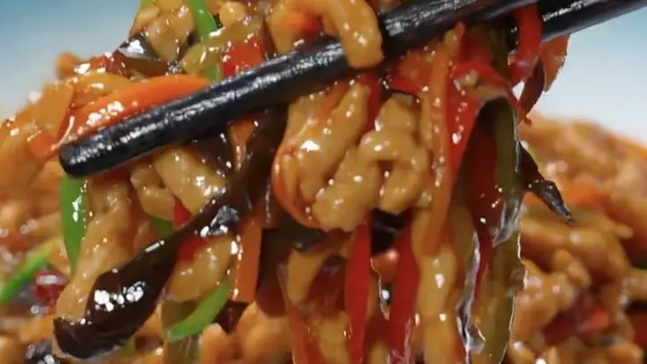 鱼香肉丝：酸甜鲜香的家常下饭！