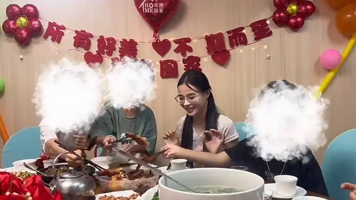 7岁被送走,百万网红认亲后与家人决裂