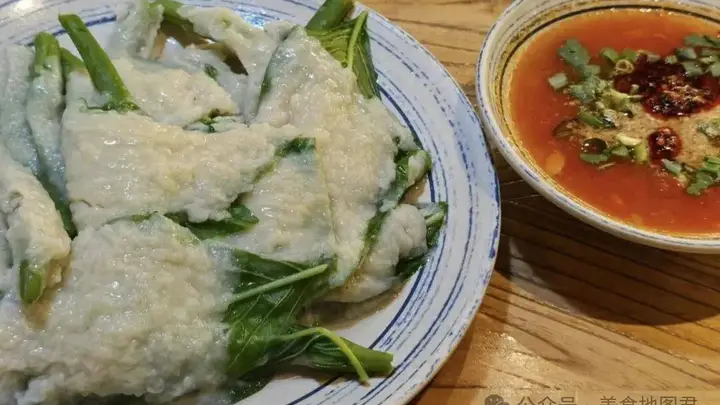 山西蘸片子不仅四季食材各有妙味，地道蘸料更以老陈醋打底吃出酸香开胃解腻的惊喜