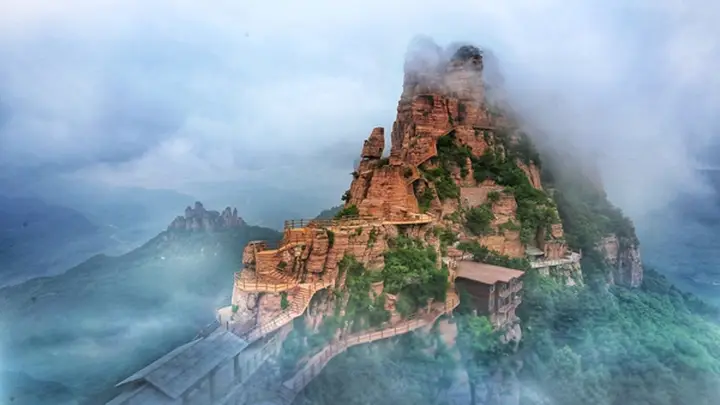 东太行景区凭顶尖索道悬崖梯等硬核配置,成京津冀短途游必打卡高体验目的地