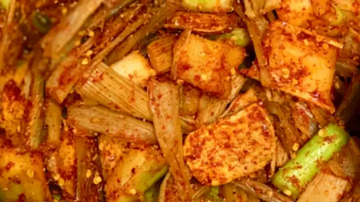 金黄透亮酸香十足,贵溪捺菜成江西腌菜口碑王牌