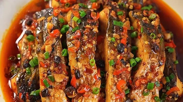 豆豉蒸鱼,咸香滑嫩一盘蒸出家常味